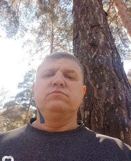 Олег Сухарник